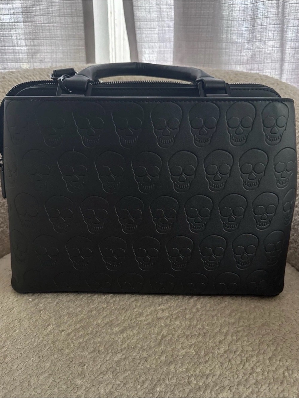Betsy Johnson Skullicious Black Skull Tote Shoulder Bag NWOT - Picture 2 of 5